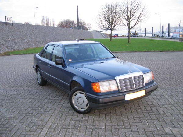 Kopie van Mercedes 230E 20-11-10 022.jpg