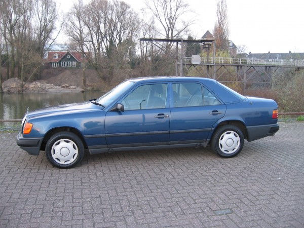 Mercedes 230E 20-11-10 044.jpg