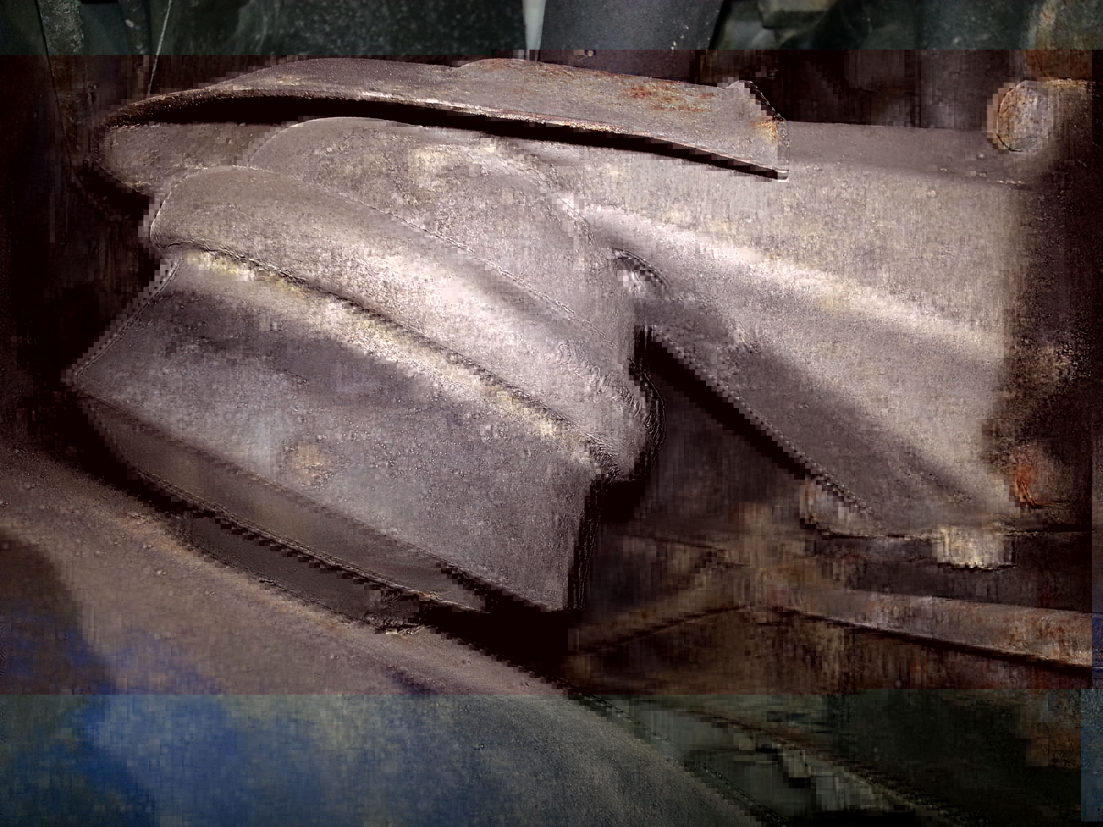 Motorsteun links voor