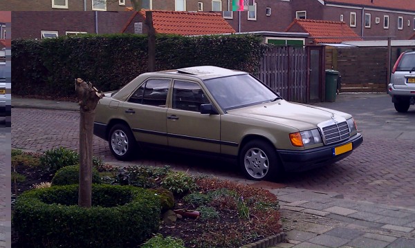 Mijn oude groene 260E die overigens nu te koop is..