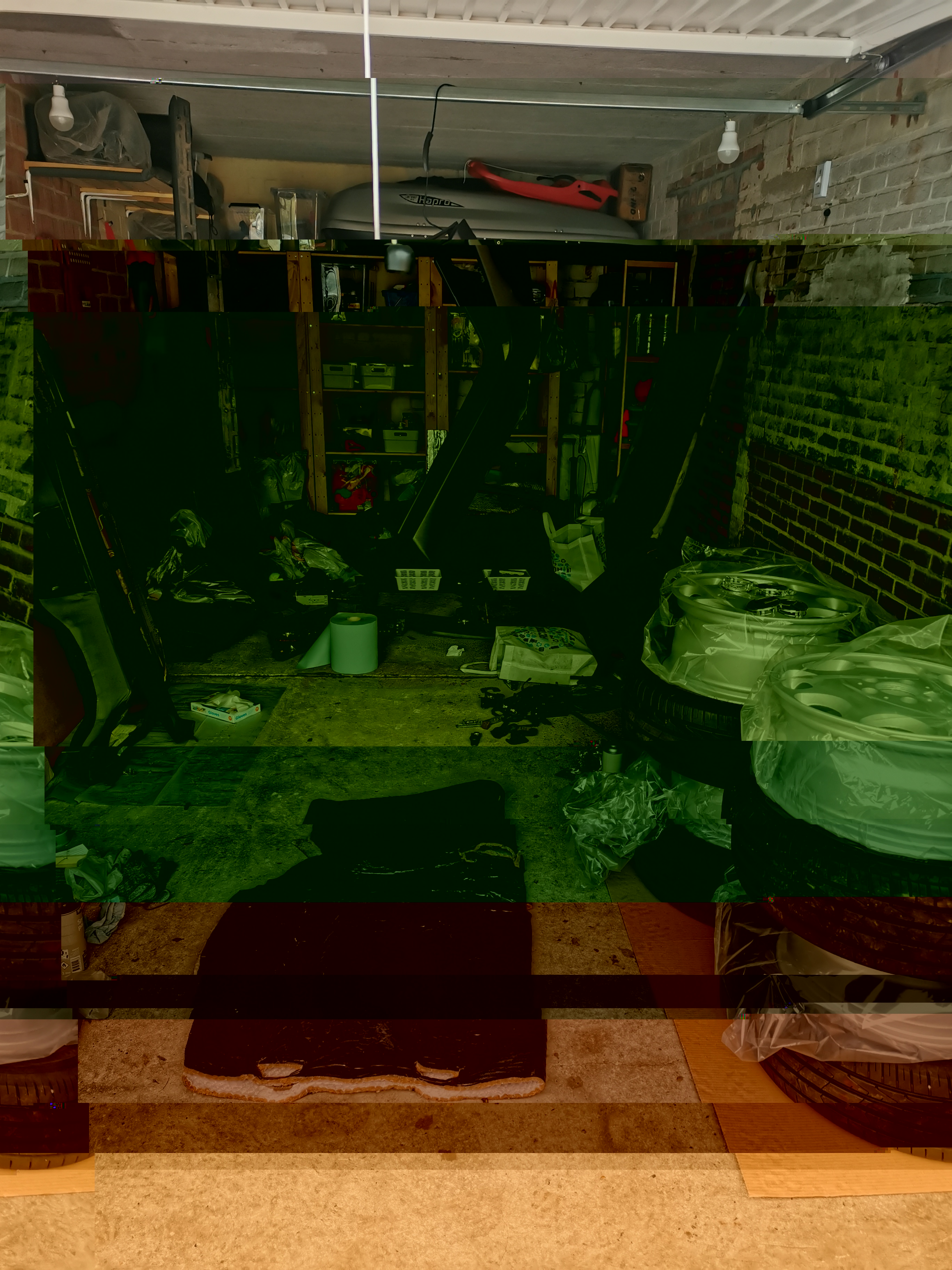 garage was een puinhoop.