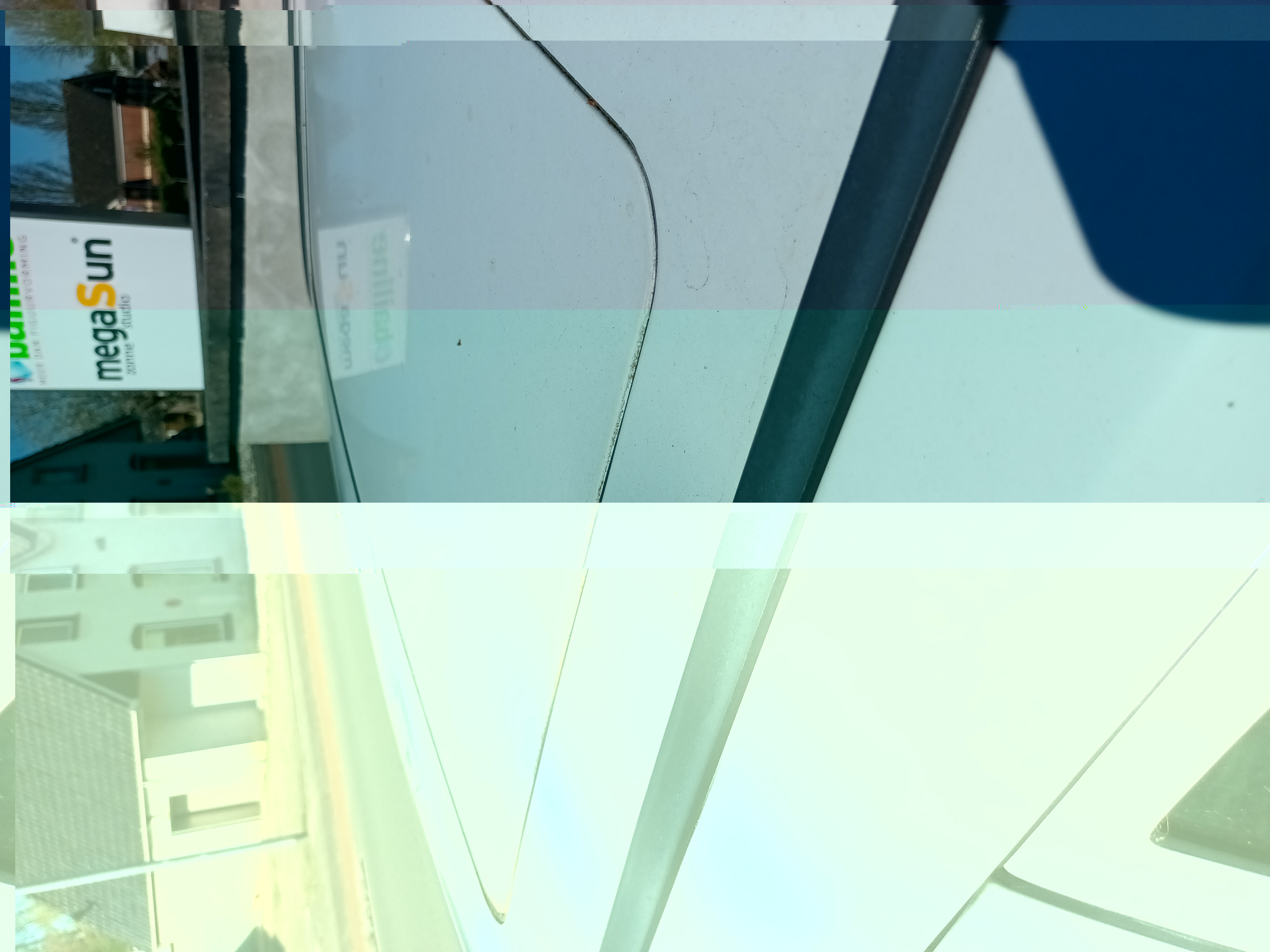 Vroeger zijden ze wel eens; met een witte blijf je zitten,ik heb nu 3witte 124ers een 300D, de 250D, en de 230E. Tja toeval bestaat niet terwijl ik ooit heb gezegd.......ik wil geen witte!