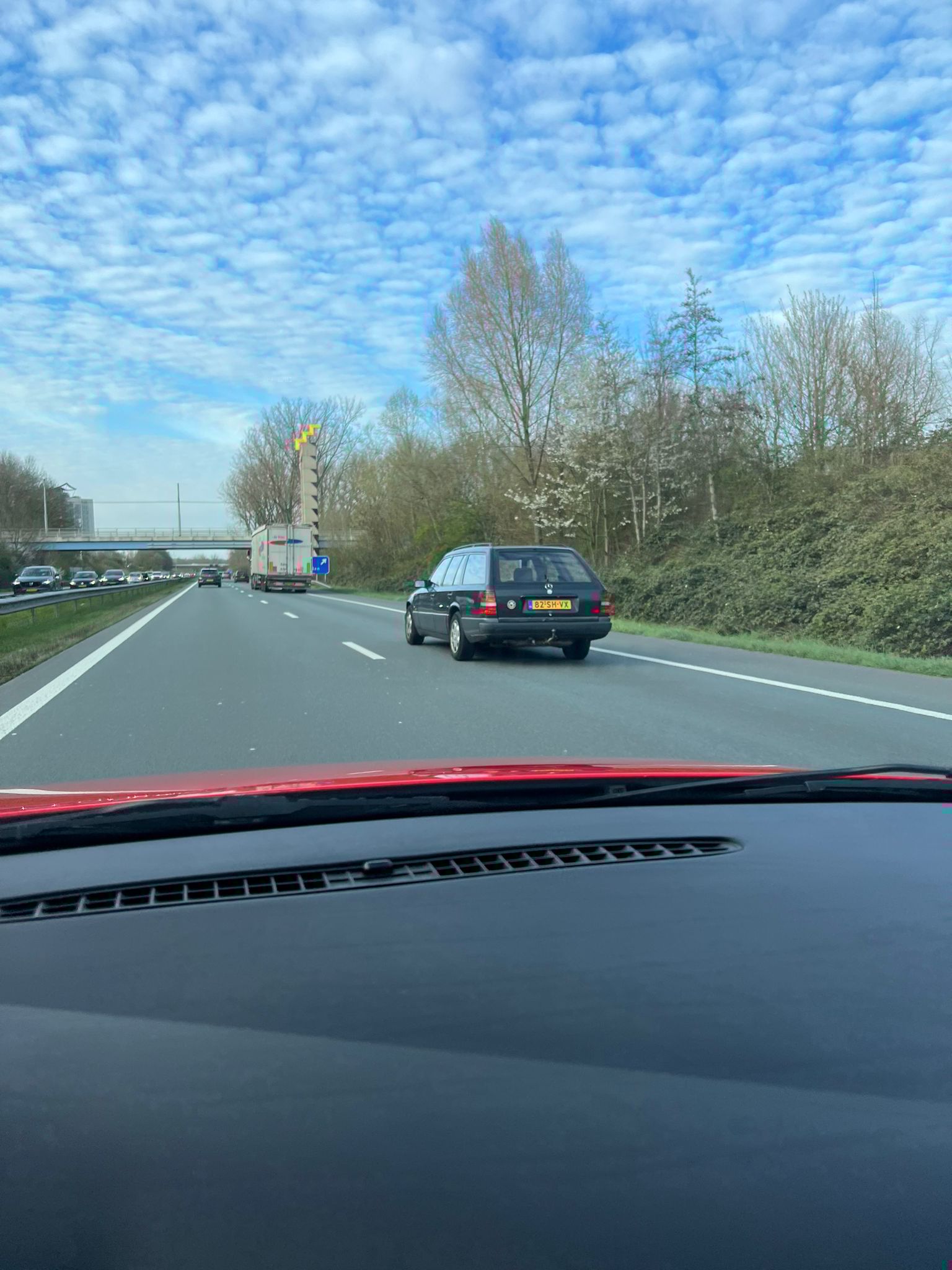Zwarte Kombi op de A325 richting Arnhem